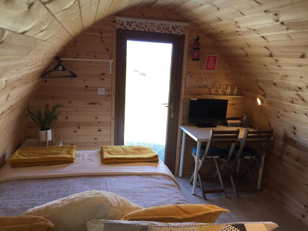 Earls View Pod room 5
